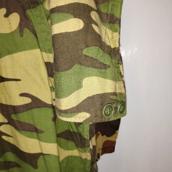 TWO CAMOUFLAGE HUNTERS' JUMPSUITS - Picture 12 of 14